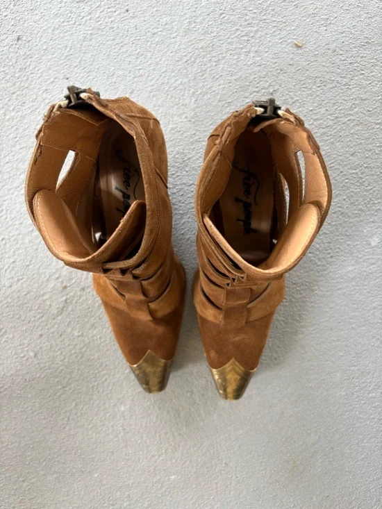 Free People Brayden Fisherman Suede Cutout Ankle cowboy Boots with Gold Toe Cap - Picture 6 of 8